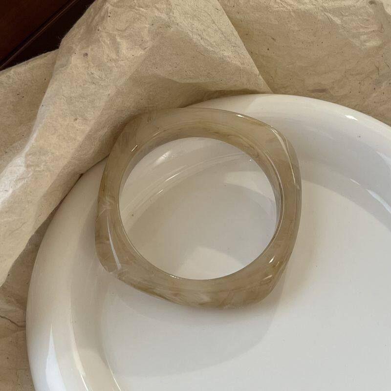 European and American Geometric Gradient Coffee-Colored Bracelet Resin Curved Bracelet Niche Design Student Best Friend Jewelry Acetate Bracelet