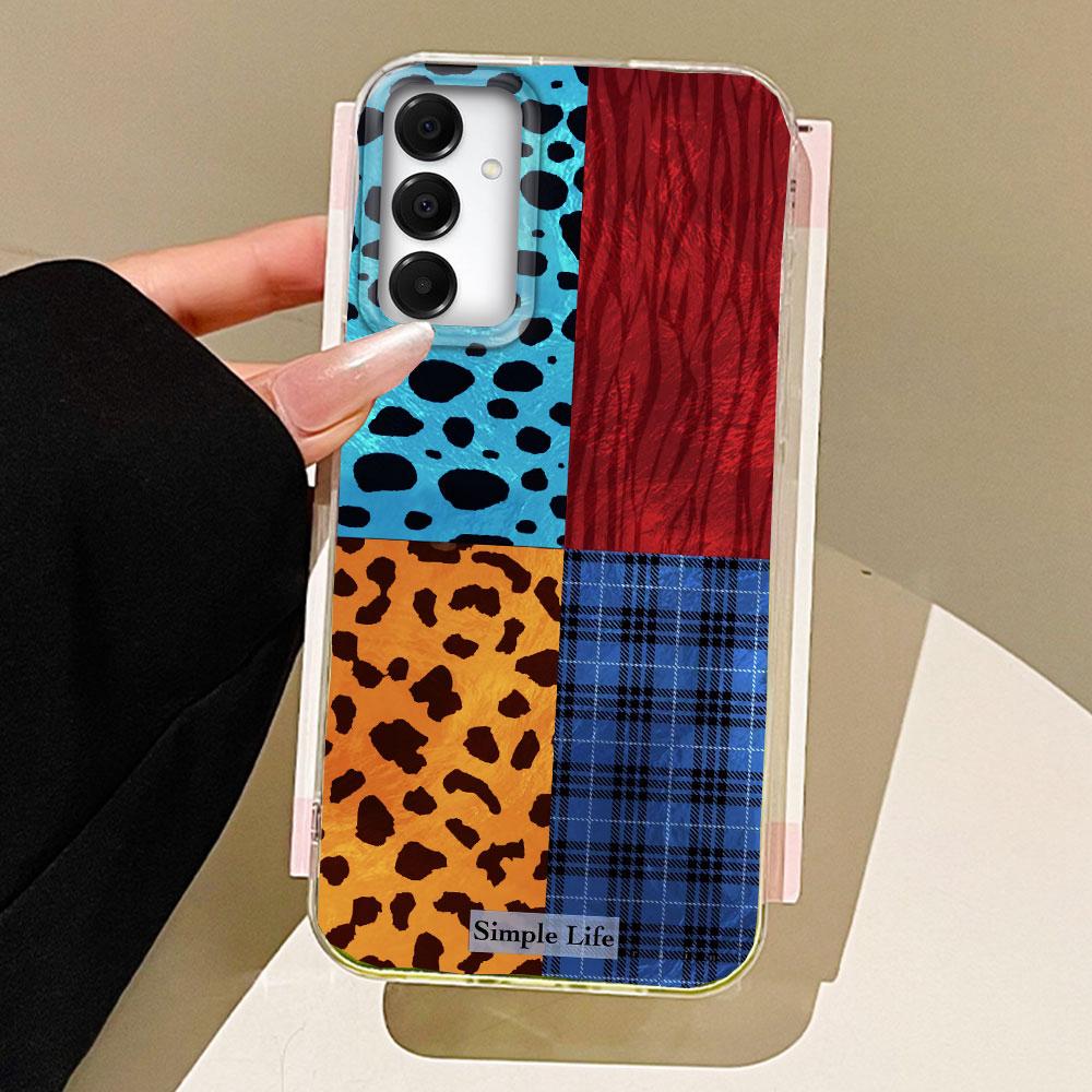 

Ретро Четырехцветный Леопардовый Чехол для Телефона для Samsung Galaxy A16 A55 A07 A17 A56 A36 A26 A53 A06 A14 A24 A34 A54 A15 A12 Samsung Galaxy A52 4G белый