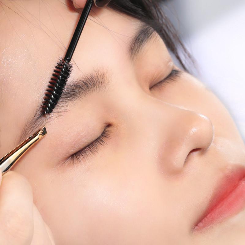 50Pcs Disposable Eyelash Spiral Brush Eyebrow Brush Eyelash Extension Comb Make Up Tool Travel Business Portable