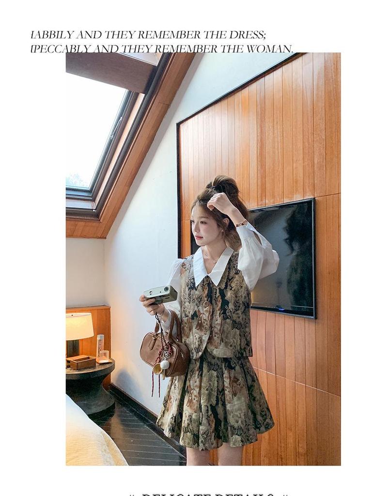 2025 Retro French Sweet Print Vest, Shirt, and Pleated Skirt Set