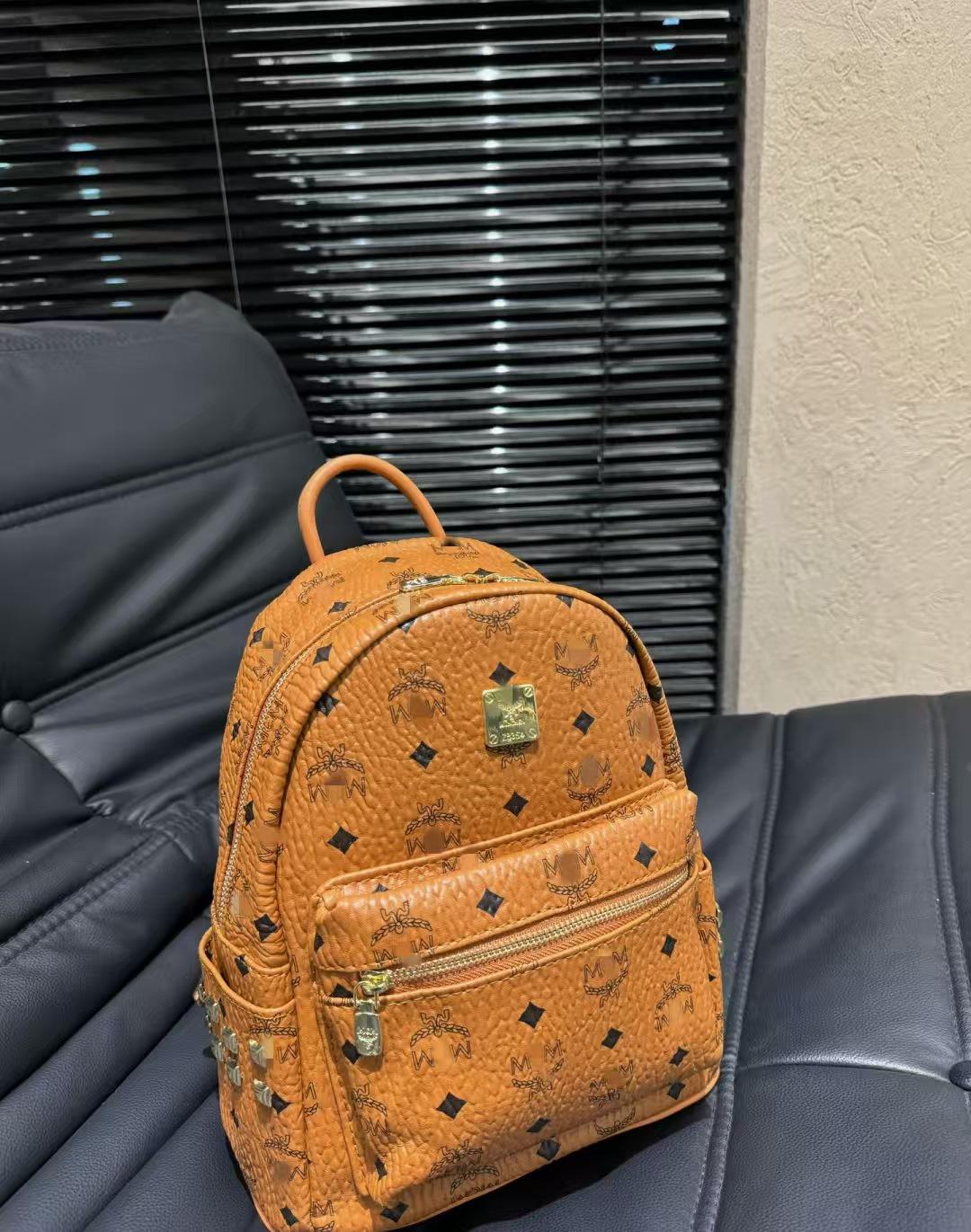 Семья MC 2025 Классический цветочный студенческий рюкзак - Универсальная простая маленькая сумка через плечо для женщин 263313 cm коричневый 6600₽