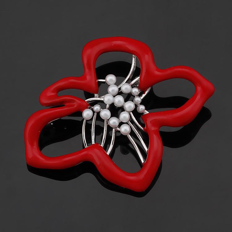 Elegant 3D Leaf & Pearl Brooch - Fashionable Pin for Clothing Accessories