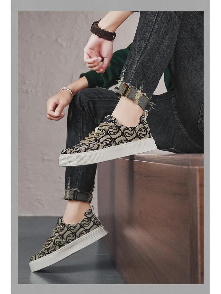 2024 Men's Low-Top Casual Shoes with Spring Embroidered Design and Soft Sole