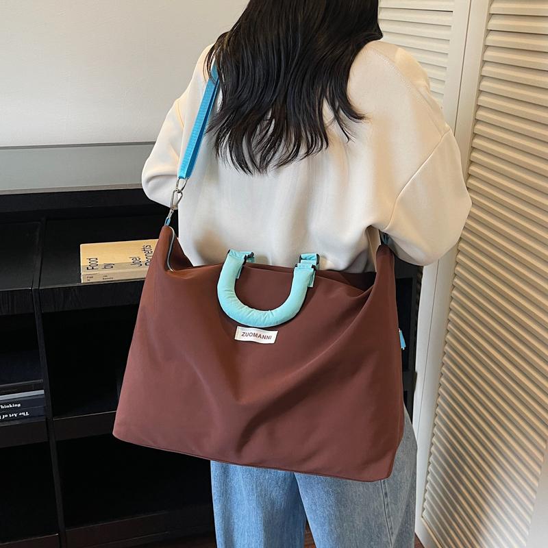 Large Capacity Fitness Bag  Waterproof Sports Gym Bag Portable Luggage for Men Women Short Distance Gym and Travel Bag