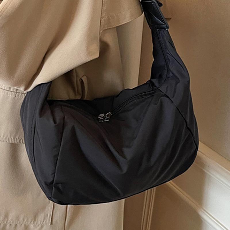 High-value Casual New Messenger Bag Women's 2025 Commuting Large-capacity Fashion Sports Dumpling Bag Going Out Shoulder Bag