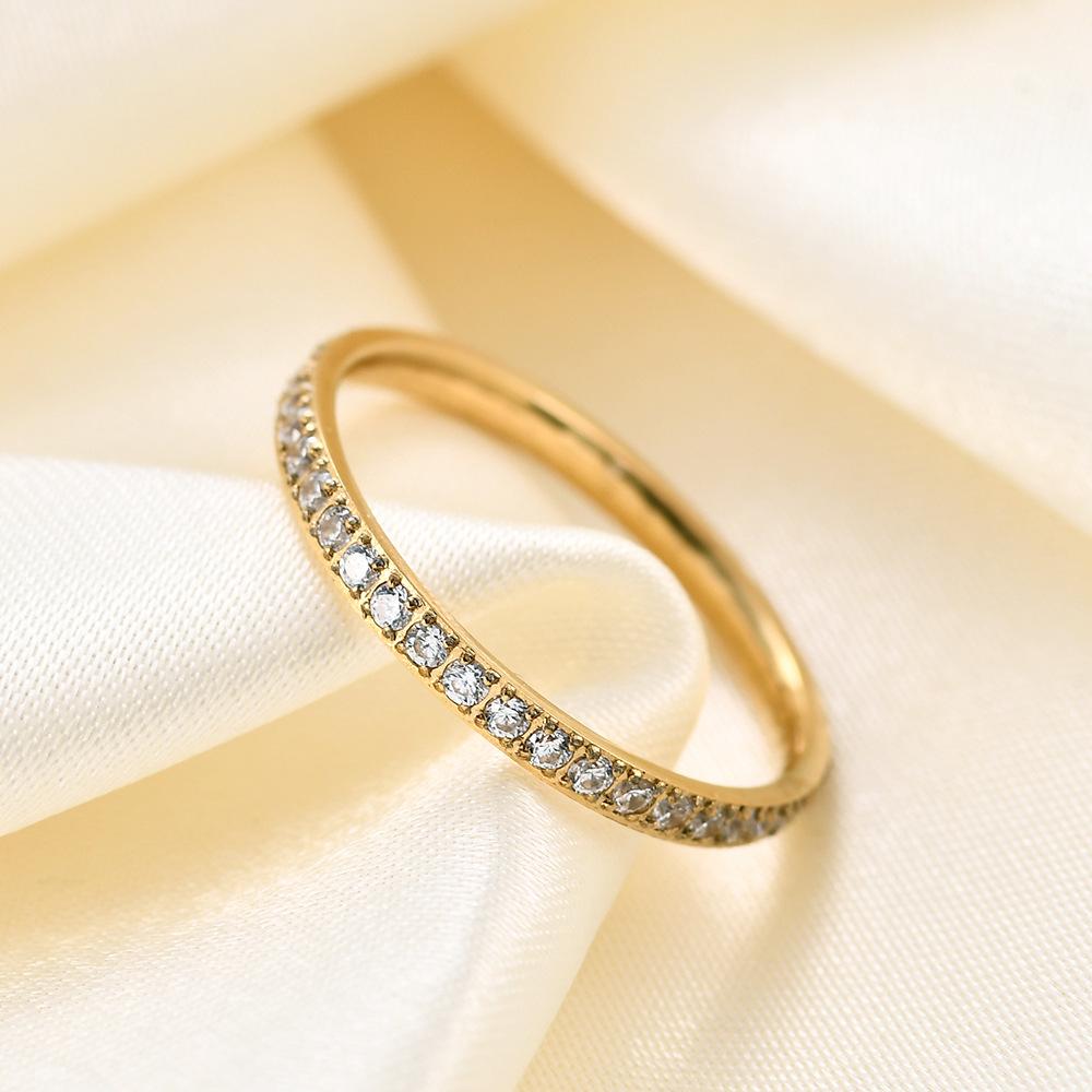 Elegant European-American Rhinestone Stainless Steel Ring for Women Size 7 золотой