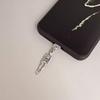 1 Stück Totenkopf-förmiger Handy-Staubschutzstecker, geeignet für iPhone/Typ-C, ausgefallenes Geschenk für Ladeanschluss
