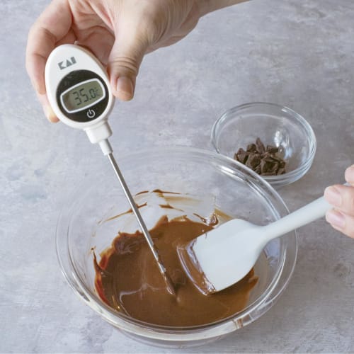 Kai KAI KITCHEN DH8133 Easy-to-Read Digital Thermometer for Cooking, Convenient Storage with Magnet