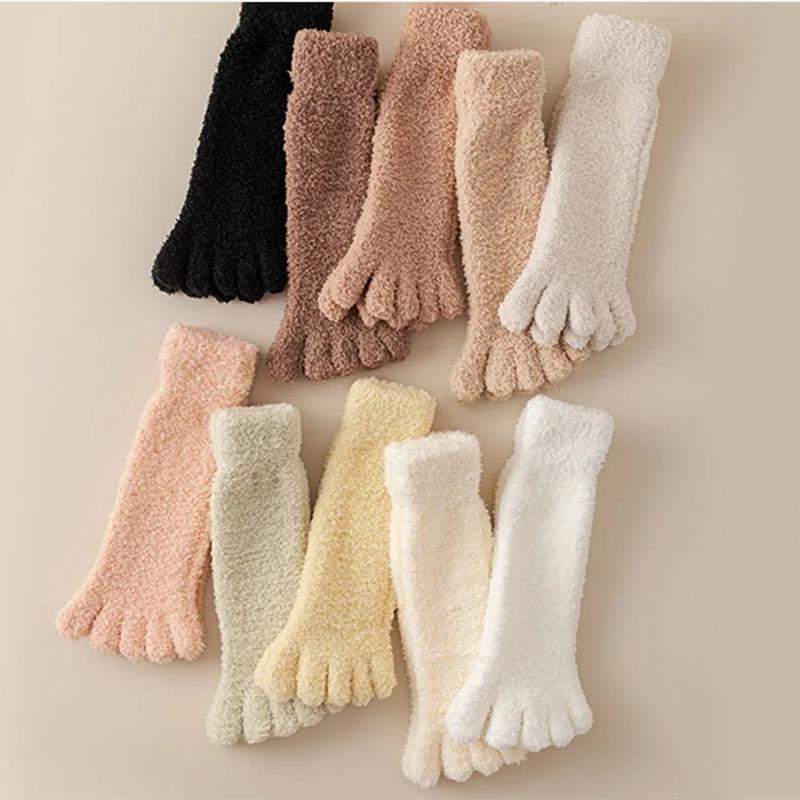 Herbst Winter Frauen Verdicken Korallen Fleece Fünf Finger Socken Weiche Mittelrohr Socken Hause Boden Schlafsocken Split Toe Socken