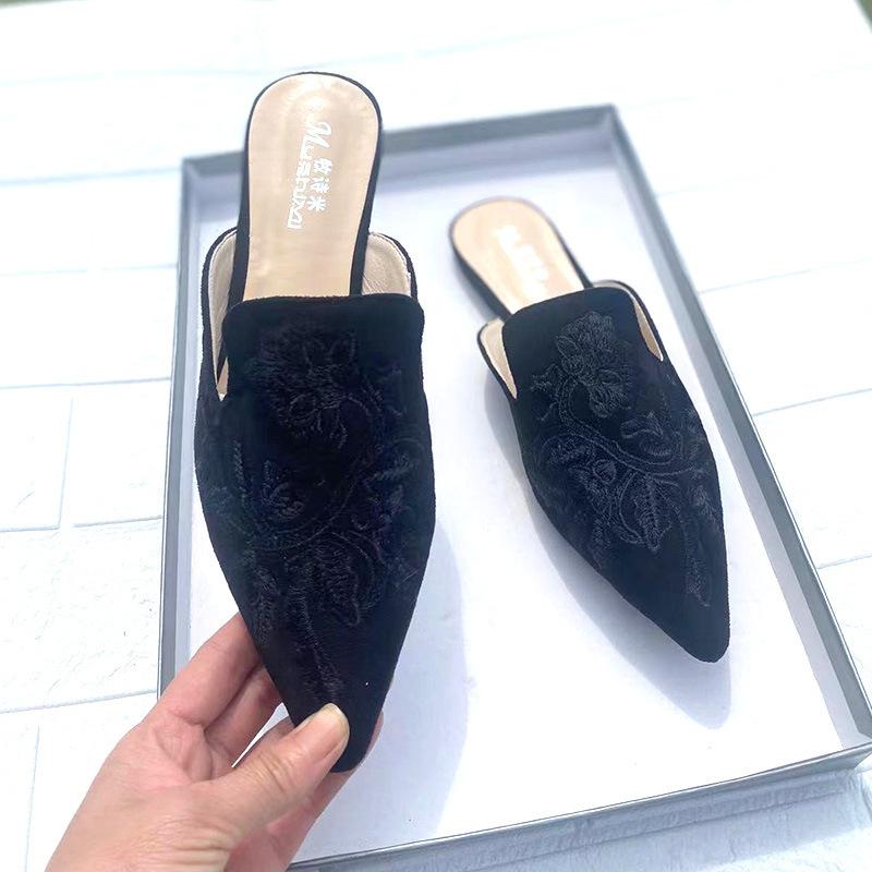2025 Spring New Ethnic Embroidery Big Flower Flat Heel British Casual Comfortable Pointed Lazy Half Drag Women's Single Shoes