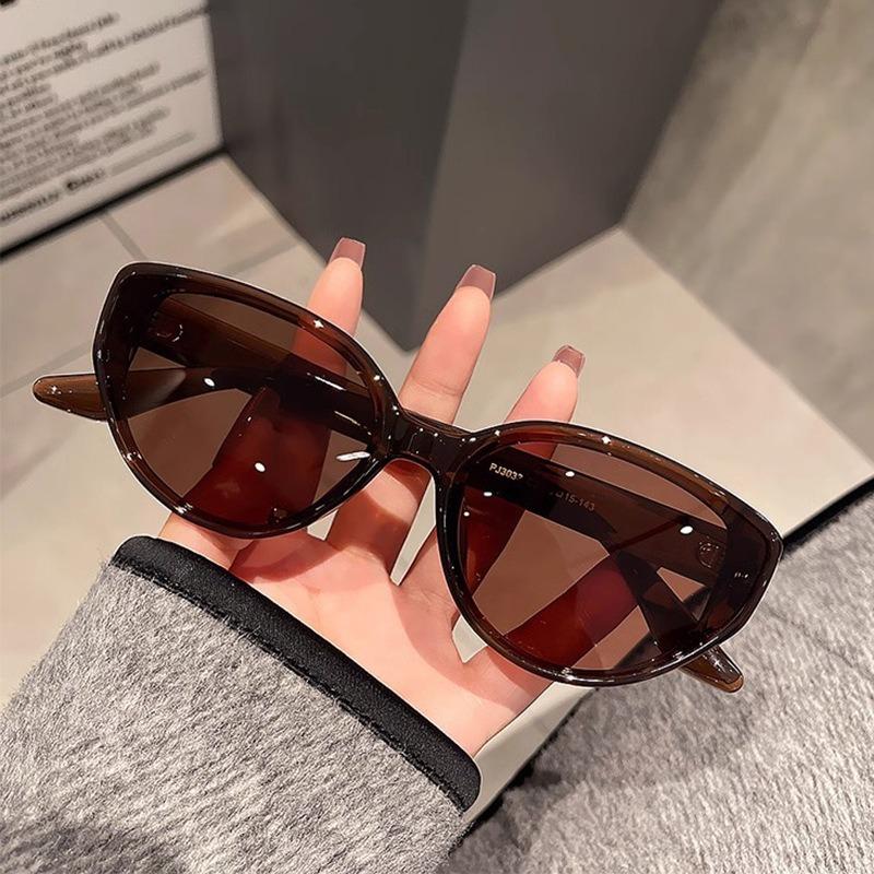Unisex Cat Eye Polygonal Sunglasses,Daily Commuting Shades Sweet and Cool Style Versatile Travel Sun Glasses UV400 Gafas De Sol