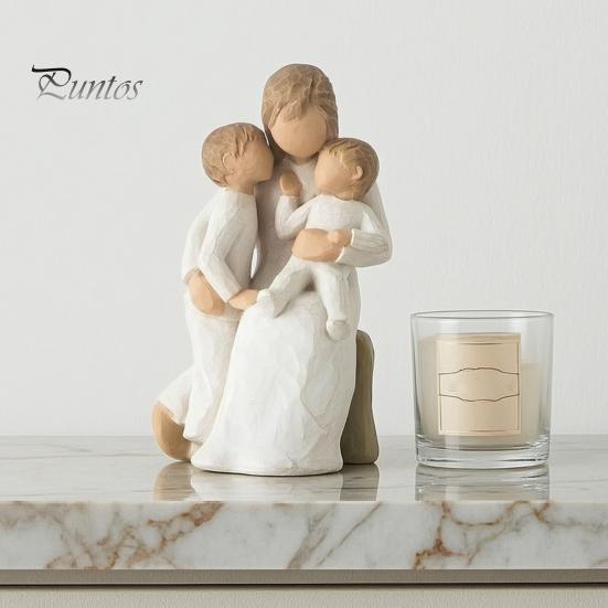 Healing Home Ornament Mother Holding Baby Figurine, Resin Family Love Statue for Bedroom Desk, Matte Texture Accents Heartwarming Decor Ornament, Gift