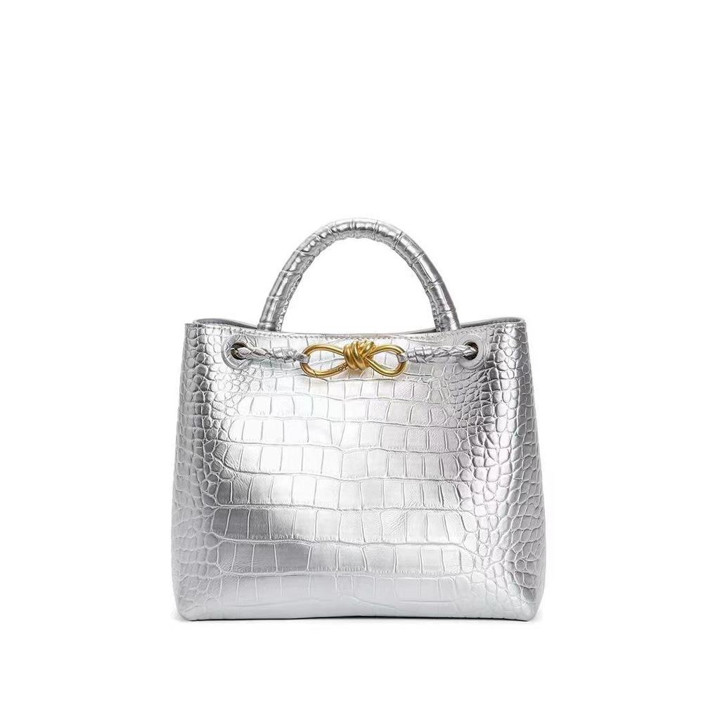 Premium Cowhide Shoulder Bag - 2024 Large Crocodile Pattern Handbag, Versatile Women's Tote