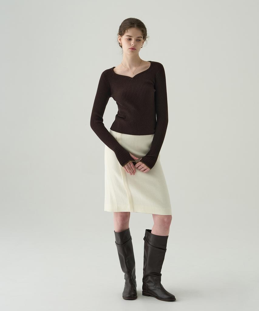 Deuloupisumeon Heart Neck Ribbed Slim Knit Top [Brown]