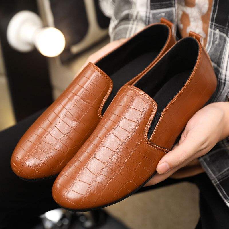 

New large size cotton shoes light snow boots men s shoes winter warm piled thickened cotton boots cold-proof high-top tooling boots 46