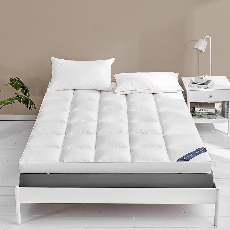 Hotel Star Soft Feather Velvet Mattress Topper - Thick Quilted Tatami Mat for Double Bed & Student Use.