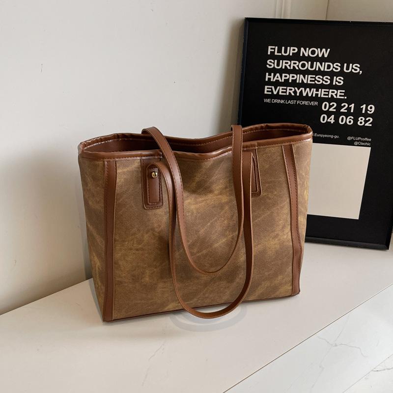 Korean Version of Large-capacity Underarm Bag 2025 New Simple Tote Bag Fashionable Niche Texture Casual Shoulder Commuter Bag