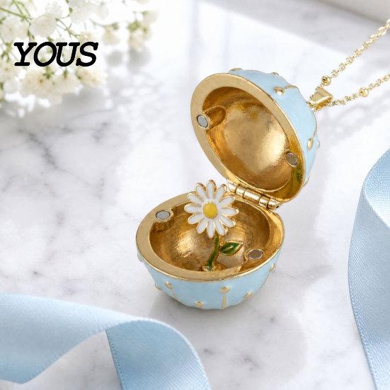 Beautiful Women Necklace Openable Oval Pendant Necklace, Dainty Birth Flower January To December Month Birthday Gift for Mom Wife