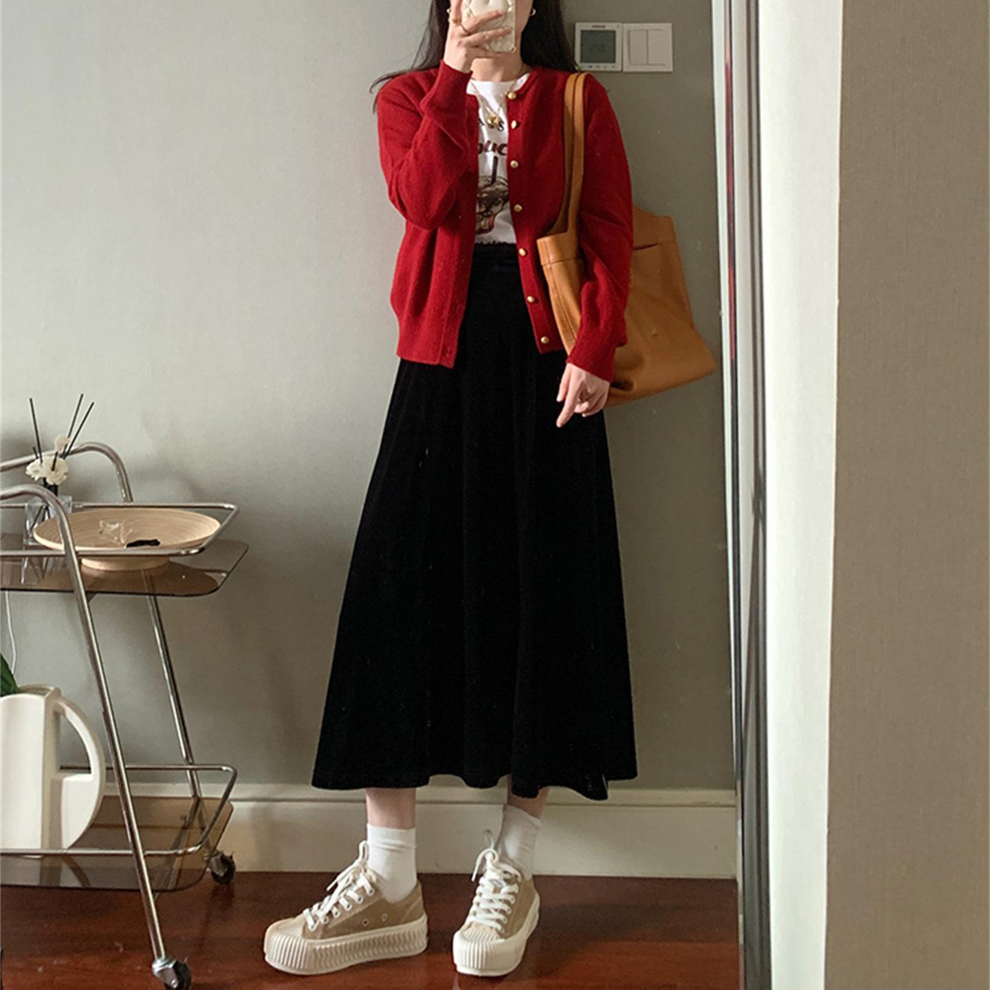

Retro Gold Velvet A-line Drape Skirt for Women – 2026 Spring/Autumn, Petite Loose Fit, Slimming Style. XXL [145-160 lbs]