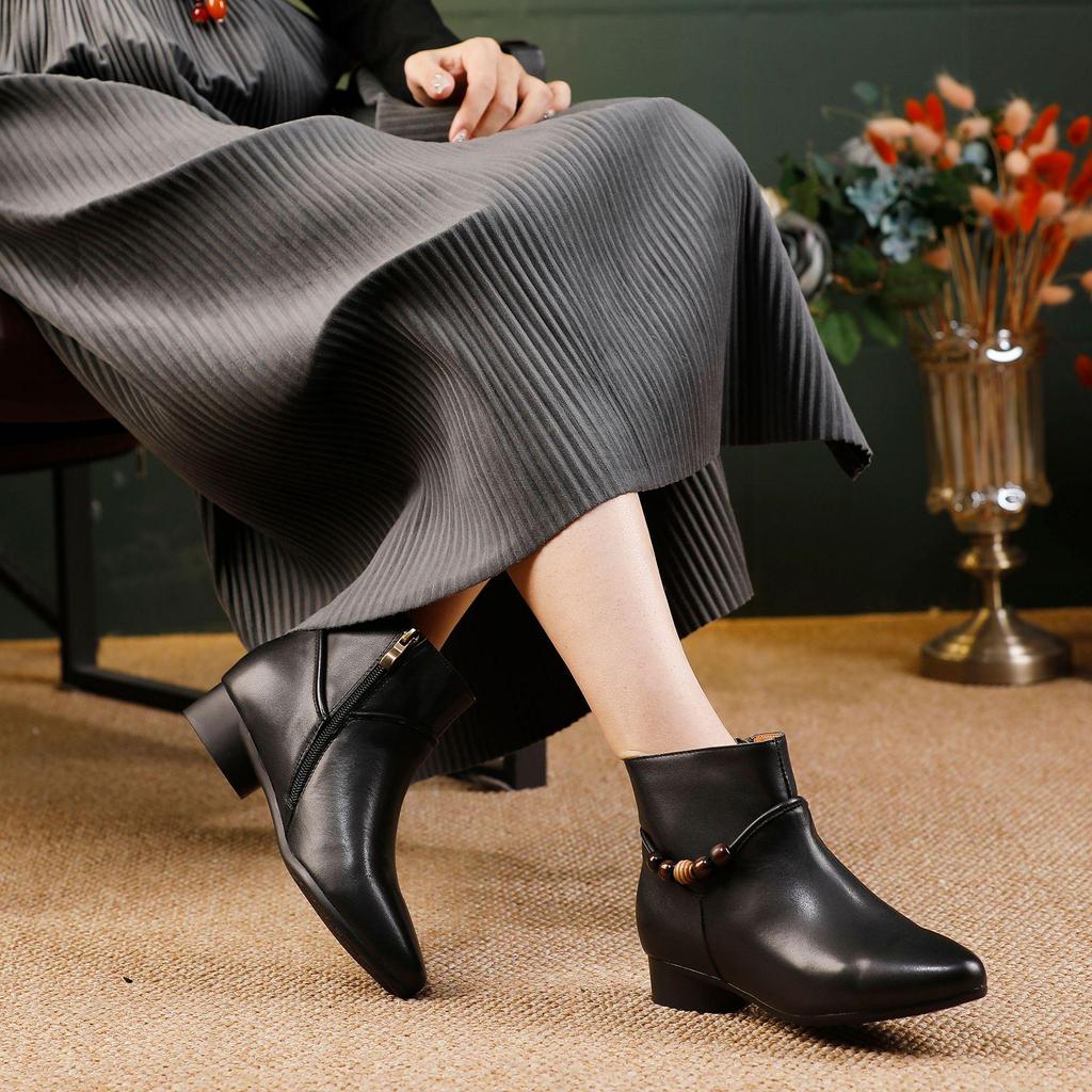 Women's 2025 Retro Low-Heel Pointed Toe Ankle Boots: High-Quality Full Leather Inside & Out, Autumn/Winter Fashion.
