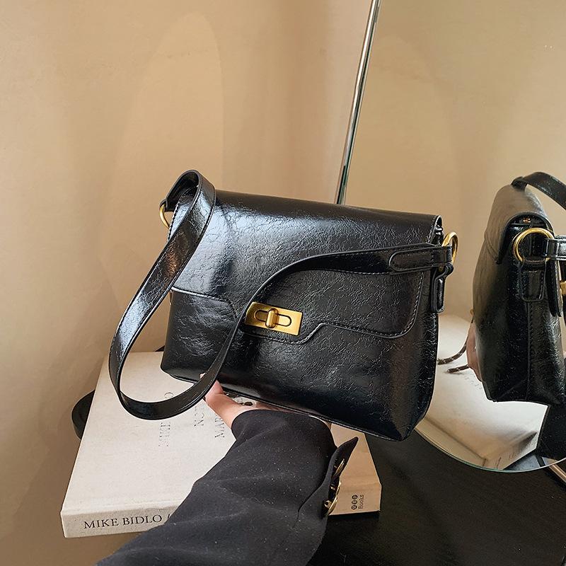 

Small bag women s fashion versatile new retro shoulder messenger bag niche commuter small square bag