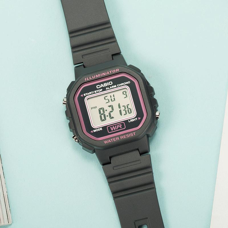 Casio Kadın DİJİTAL Serisi 34,5 mm Gri Saat LA-20WH-8A LA-20WH-8A