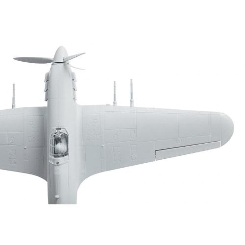 Zvezda 1/72 Scale Royal Air Force Hawker Hurricane Mk.2 C Plastic Model Kit ZV7322