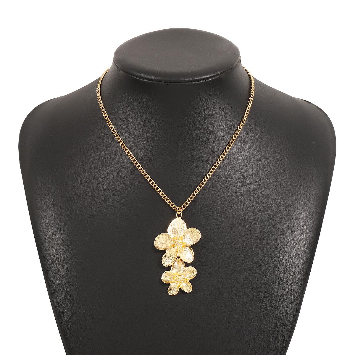 

Tooxika Personalised Minimalist Metal Style Retro Fashion Airy Feeling Flower Necklace