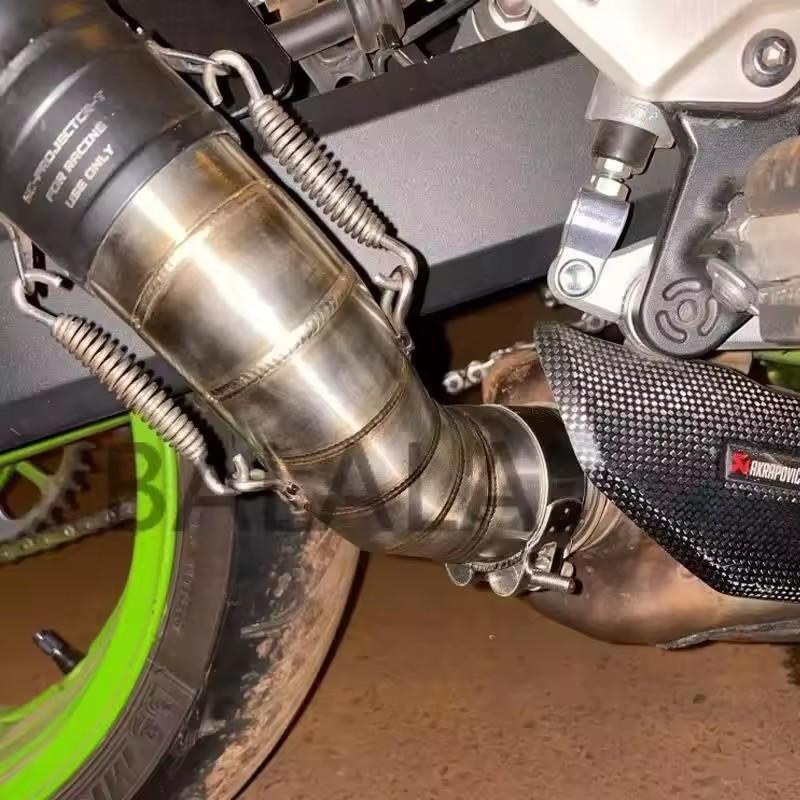 Per Kawasaki Z900 2017-2025 Z 900 Sistema di Scarico per Moto Slip-On da 51MM Tubo di Collegamento Coda Media Con Terminali Silenziatore Argentati