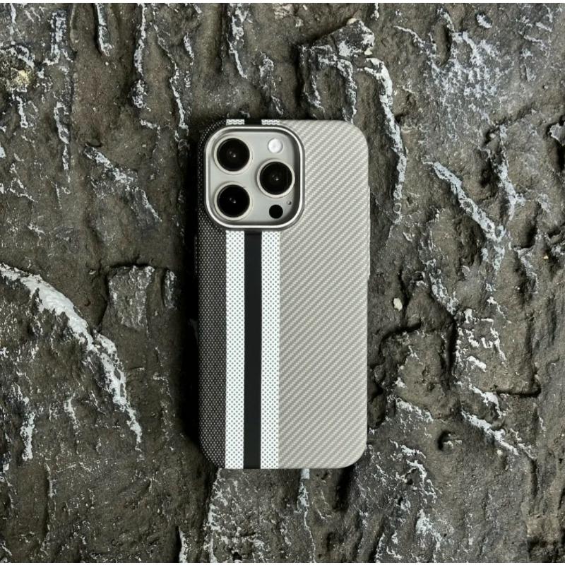 

The new mountain and galaxy magnetic attraction is suitable for Apple 17ProMax Kevlar texture mobile phone case iPhone16 luminous light. iPhone 17