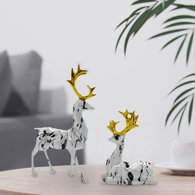 2 Pieces Deer Figurines Craft Ornament Animal Sculpture Miniature Figurine for Office