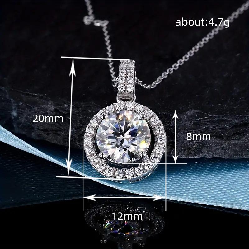 Ladies' Circular Pendant Necklace, Inlaid with Synthetic Zircon Design, Elegant and Sparkling Collarbone Chain, Birthday Gift