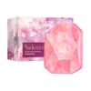 Le savon artisanal à l'huile essentielle Gold Foil Diamond nettoie la peau de la saleté et des impuretés et a un parfum longue durée. Convient à tous les types de peau