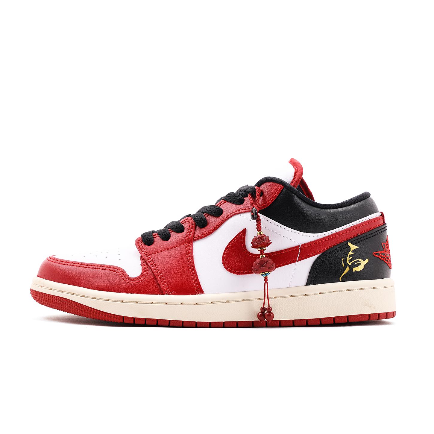 

Jordan Air Jordan 1 Leather Cushioning, Wear Resistant Low top Vintage Basketball Shoes Unisex Black Red DC0774-160(Team59-) 38.5