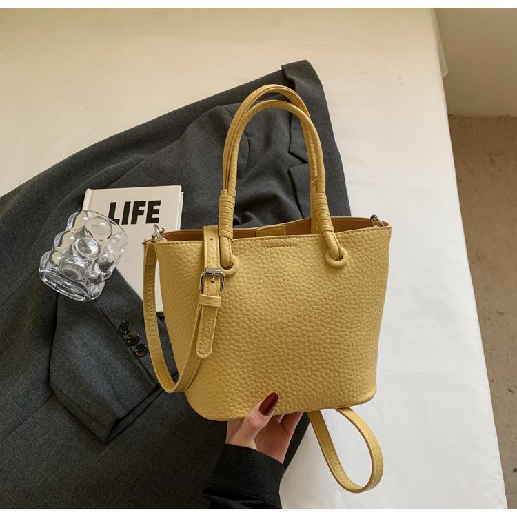 This Year, the Popular Foreign Style Portable Bucket Bag Women's Spring 2025 New Fashion Small Bag To Work Messenger Bag