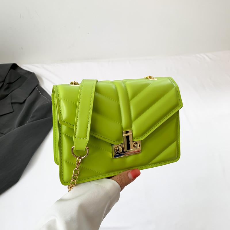 Fashionable Casual Retro Small Square Handbag With Stylish Chain Strap Design