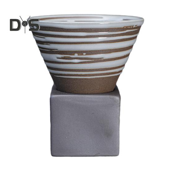 Tazza da caffè a imbuto in ceramica grezza da 200 ml con base Resistente al calore fatta a mano in stile giapponese Latte Cappuccino Tè Espresso Tazza affusolata Regalo di compleanno