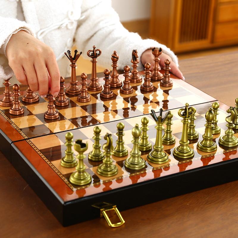 

Роскошный шахматный набор Большая портативная настольная игра Металлические шахматные фигуры Складная шахматная доска Детские настольные игры Украшения для гостиной