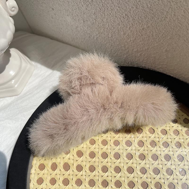 2021 Large Plush Hair Claw Clip for Autumn and Winter