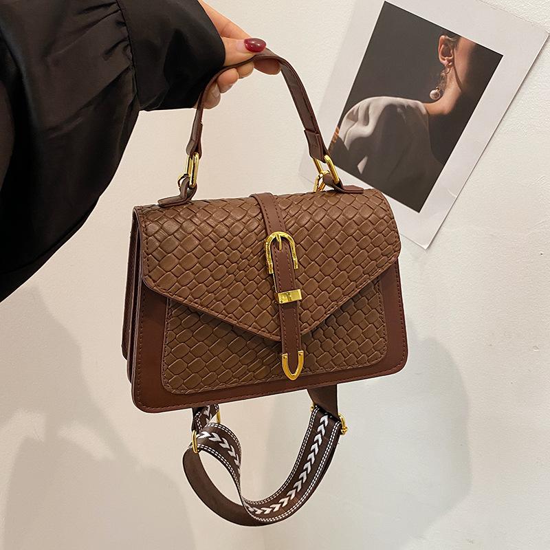 

New temperament advanced texture niche handbag office worker commuting versatile simple shoulder messenger bag women коричневий