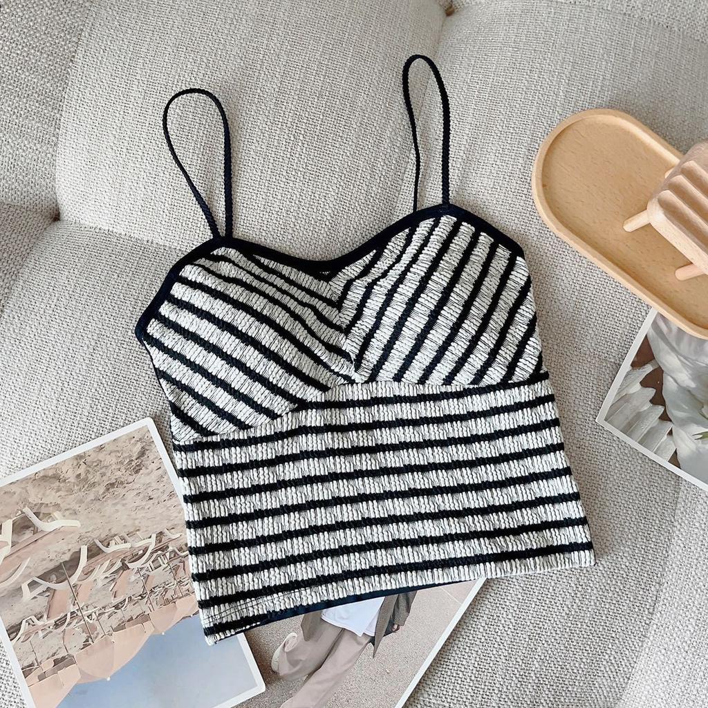 Korean Version of Slim Contrasting Striped Strap Inner Sporty Back and Slim Base Design with Chest Pad Top