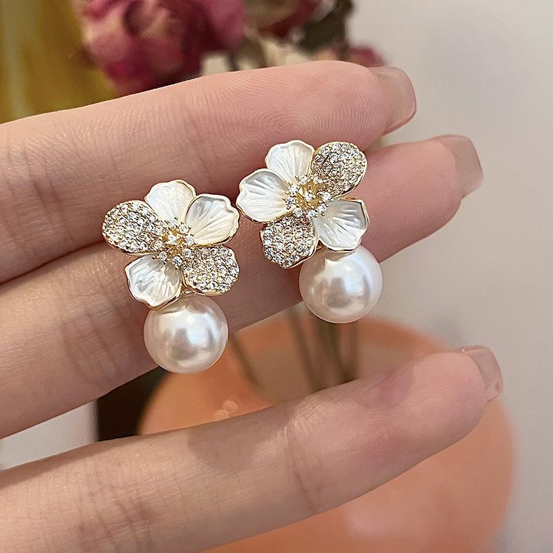 Medieval Vintage Dripping Oil Flower Earrings Retro Niche High-end Earrings Light Luxury Versatile Temperament Earrings Women
