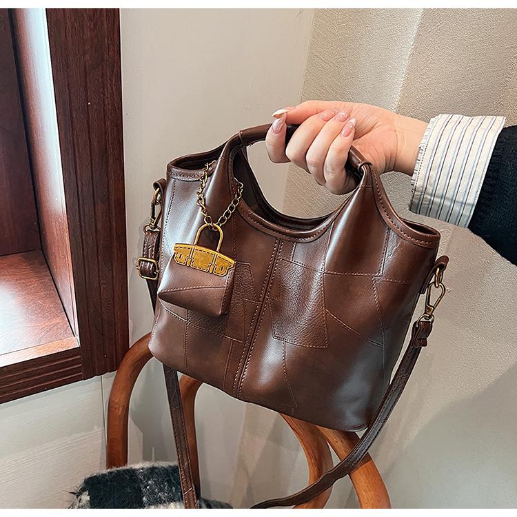 Premium Maillard mother and child portable bucket bag autumn and winter new splicing fashionable versatile shoulder messenger bag