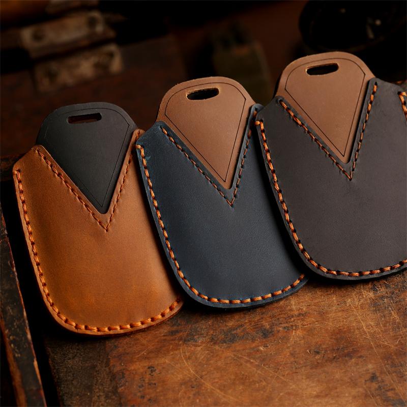 Genuine Leather Car Key Cover Case Shell for Toyota RAV4 Yaris C-HR Hilux Fortuner Land Cruiser Camry Coralla Crown Highland
