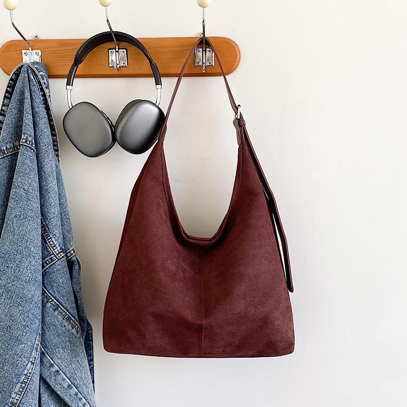 Chic Retro Korean Style Tote Bag For Women With Large Capacity And Fashionable Design In Black Khaki Or Coffee