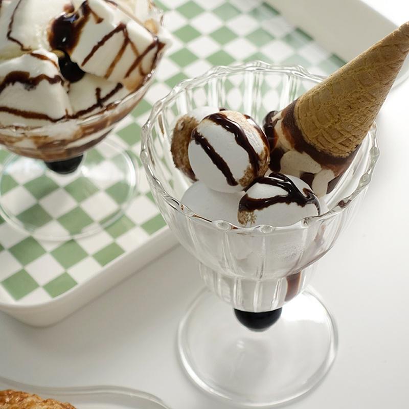 Klasické párty sklenice typu pohár Vintage sklo Pruhovaná sklenice na koktejl, džus, nápoj, dezert, zmrzlinu Svatba Bufet