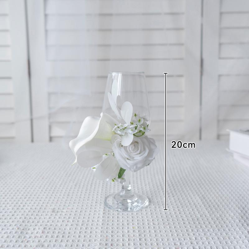 Individuell gefertigtes weißes europäisches florales Tafelaufsatz für Hochzeiten