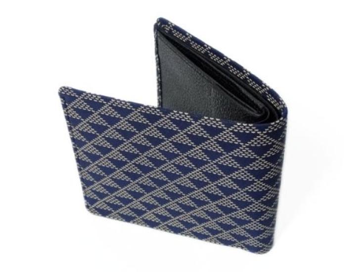 [Inden-ya] Inden Bifold Wallet 2003 Bill Compartment C, Navy Blue Deerskin with White Lacquer, Wave and Scale Pattern