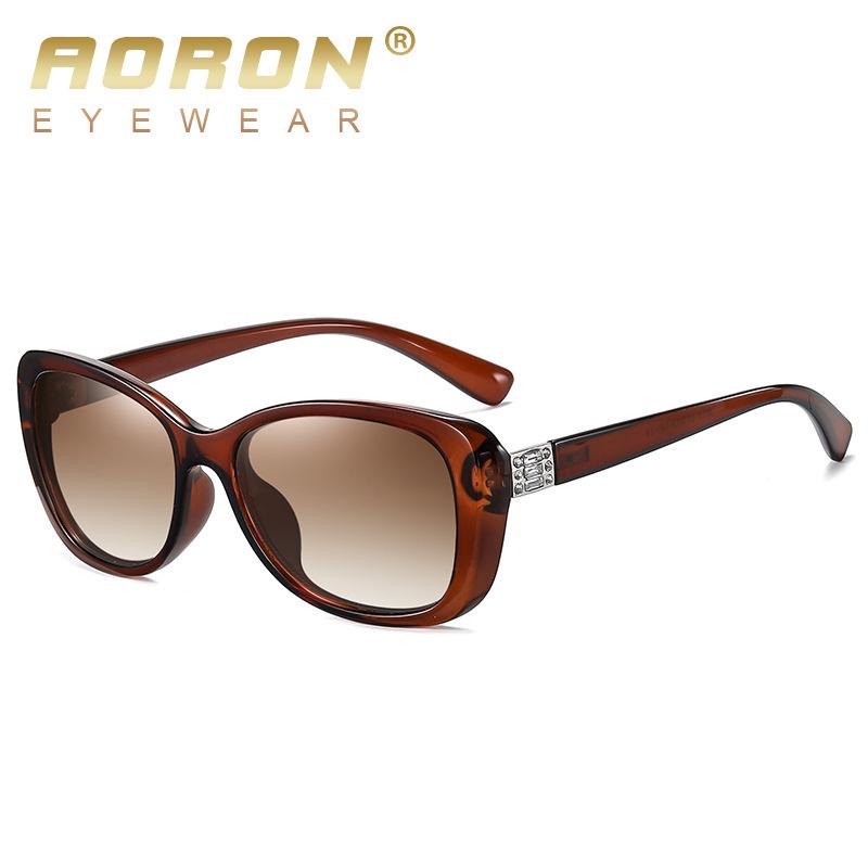 Women's Trendy Polarized Small Frame UV Protection Photochromic Sunglasses 3015