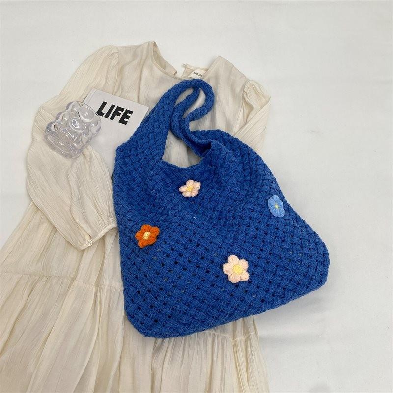 Fashionable Woven Tote Bag For Women In Large Size Ideal For Daily Use And Versatile